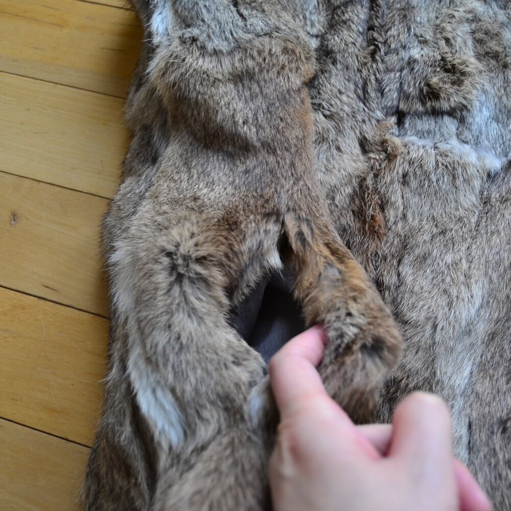 LaRok Luxe Rabbit Fur Sweater Vest Fits S / M - Picture 6 of 16